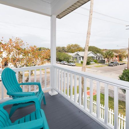 Beautiful Two-Story In Central Galveston, Short Walk To Beach, Near Downtown! | Seas The Breeze Βίλα Εξωτερικό φωτογραφία